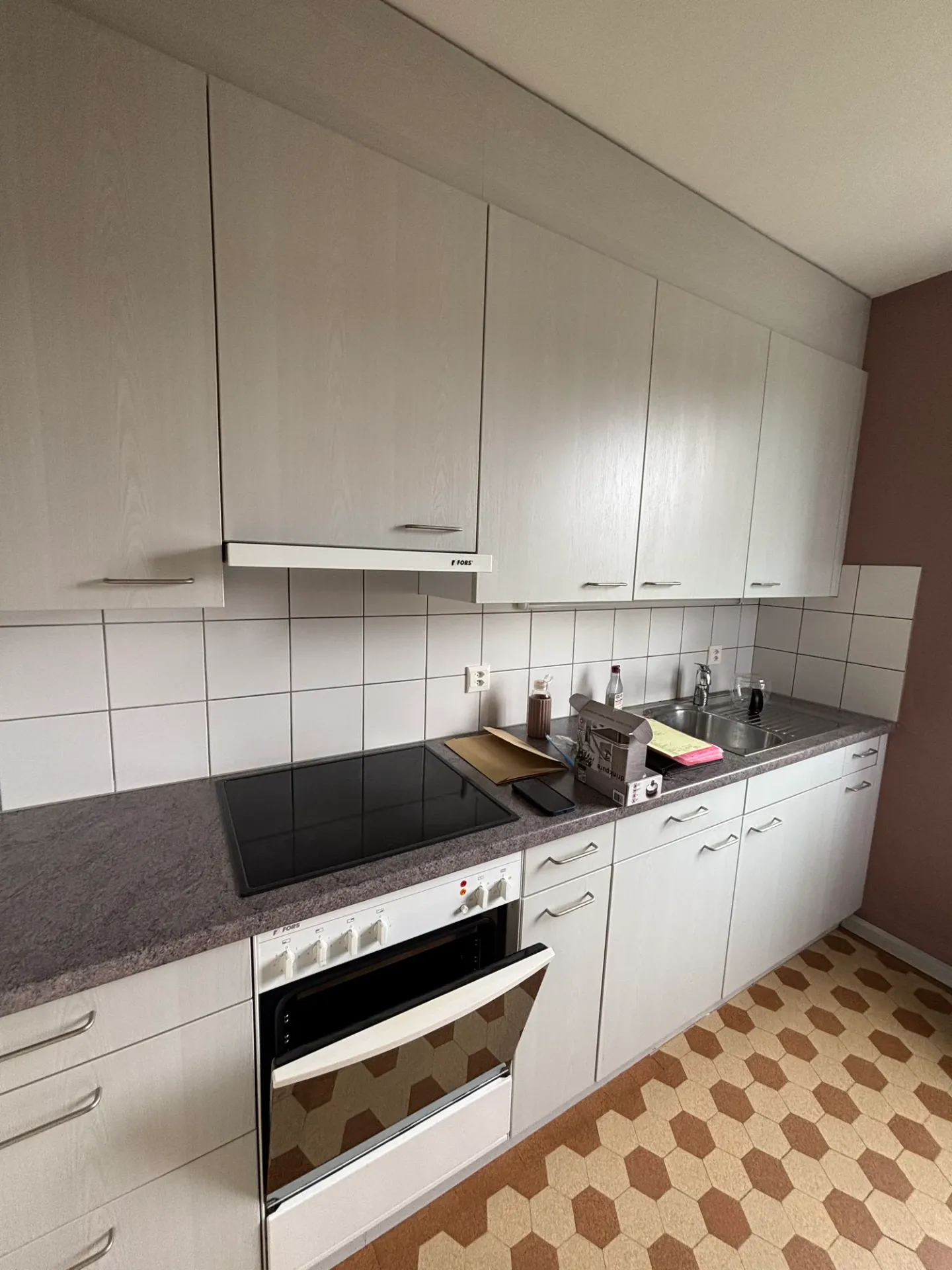 Appartamento unico di 3 stanze in un vecchio edificio - Foto 2 di 8