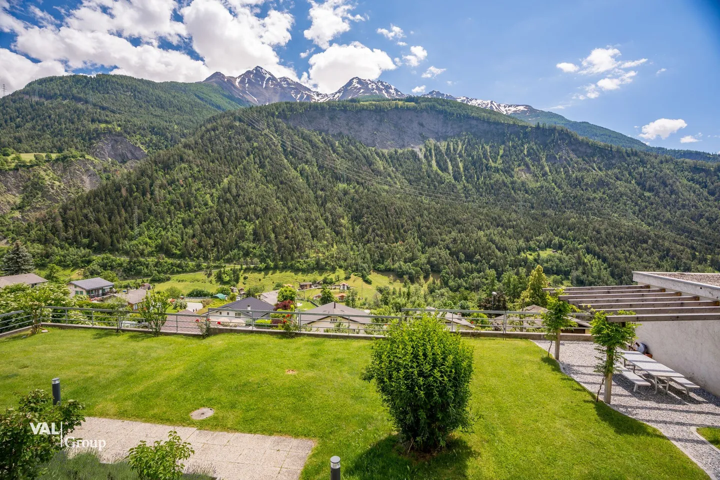 Monolocale arredato con balcone e vista libera - Foto 12 di 13