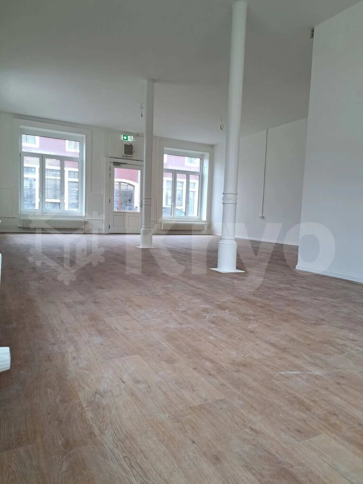 Renovated commercial space 70 m2 - Photo 1 of 5