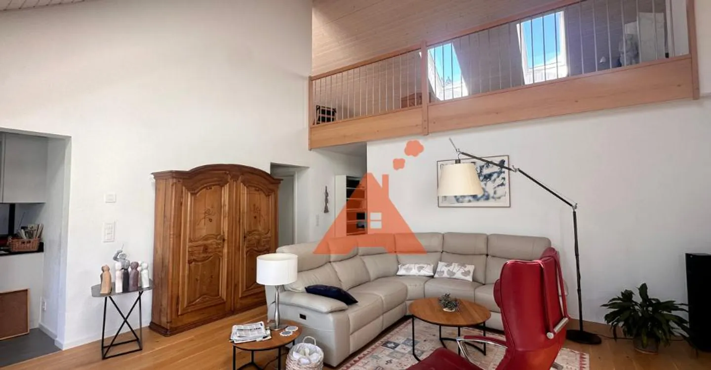 Spacieux duplex de 5,5 pièces sous toiture - Photo 1 sur 10