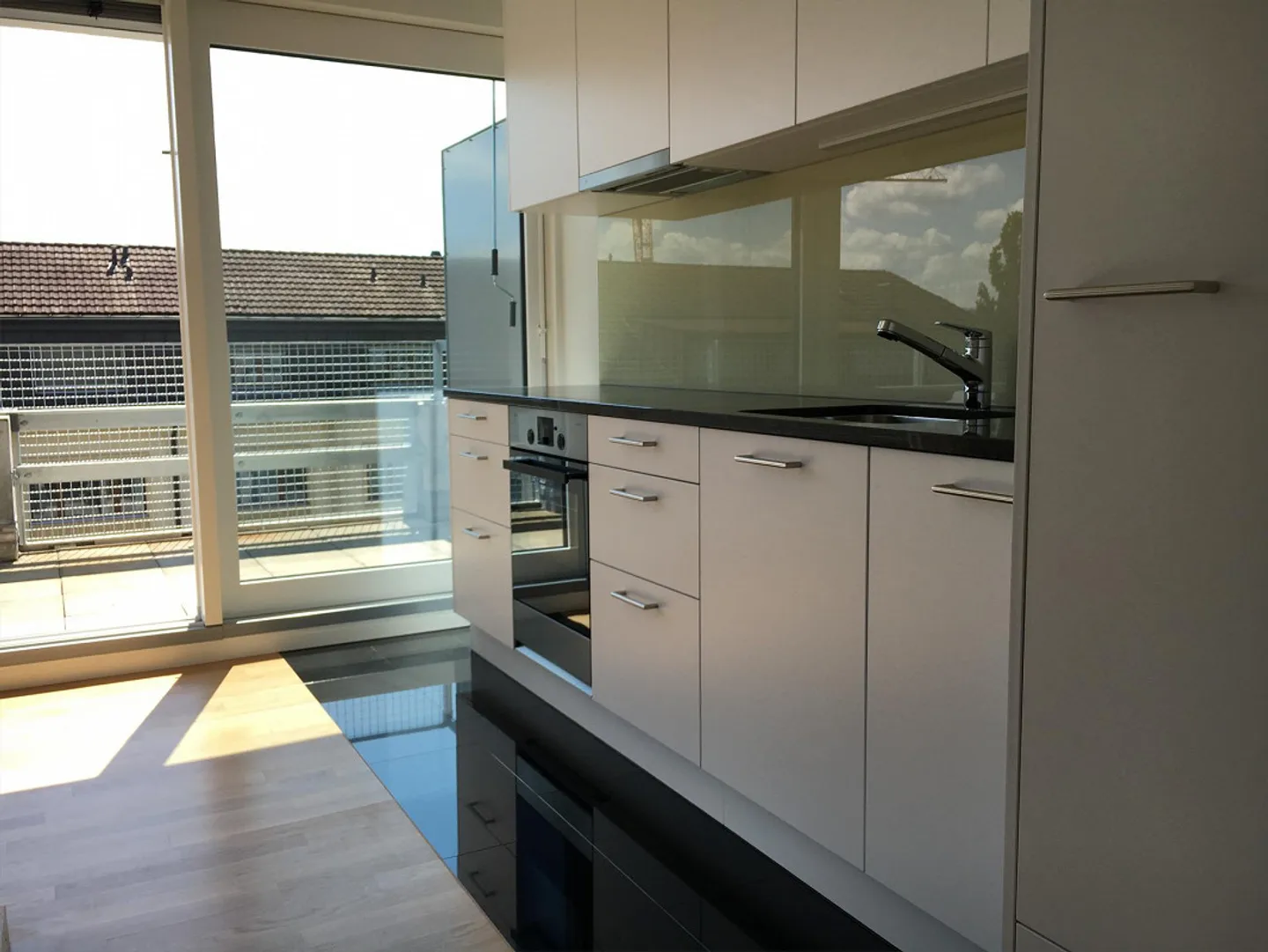3.5 Zimmer Attika Wohnung mit Doppelterrasse und Blick über Basel - Foto 4 von 14