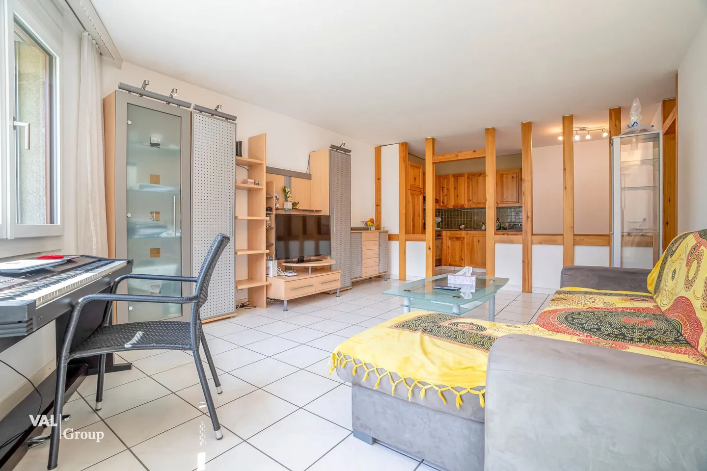 Appartement lumineux avec terrasse - Photo 2 sur 13