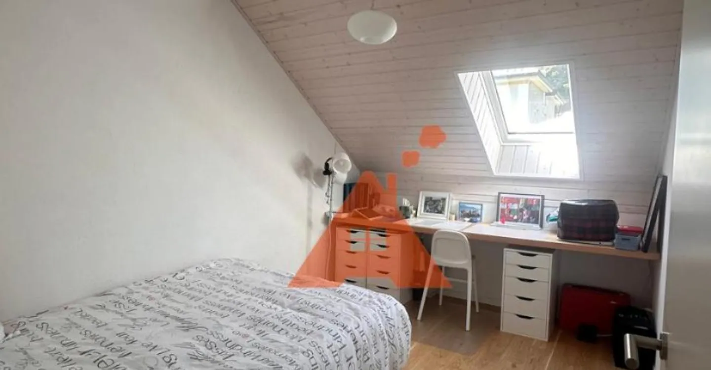 Spacieux duplex de 5,5 pièces sous toiture - Photo 8 sur 10