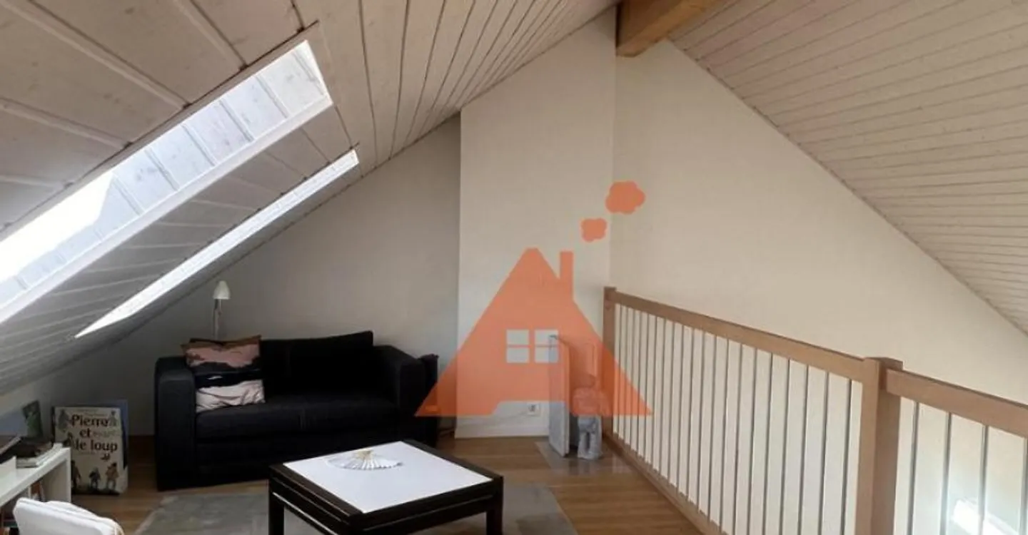 Spacieux duplex de 5,5 pièces sous toiture - Photo 9 sur 10