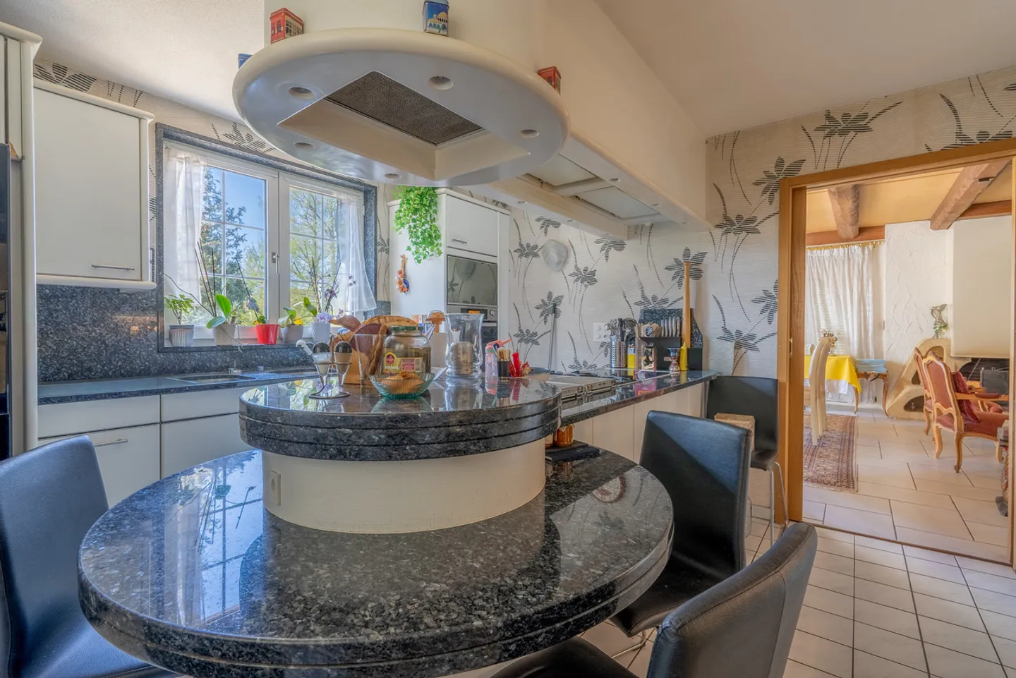 Proprietà eccezionale con volumi spettacolari a 1 minuto dal lago! - Foto 9 di 14