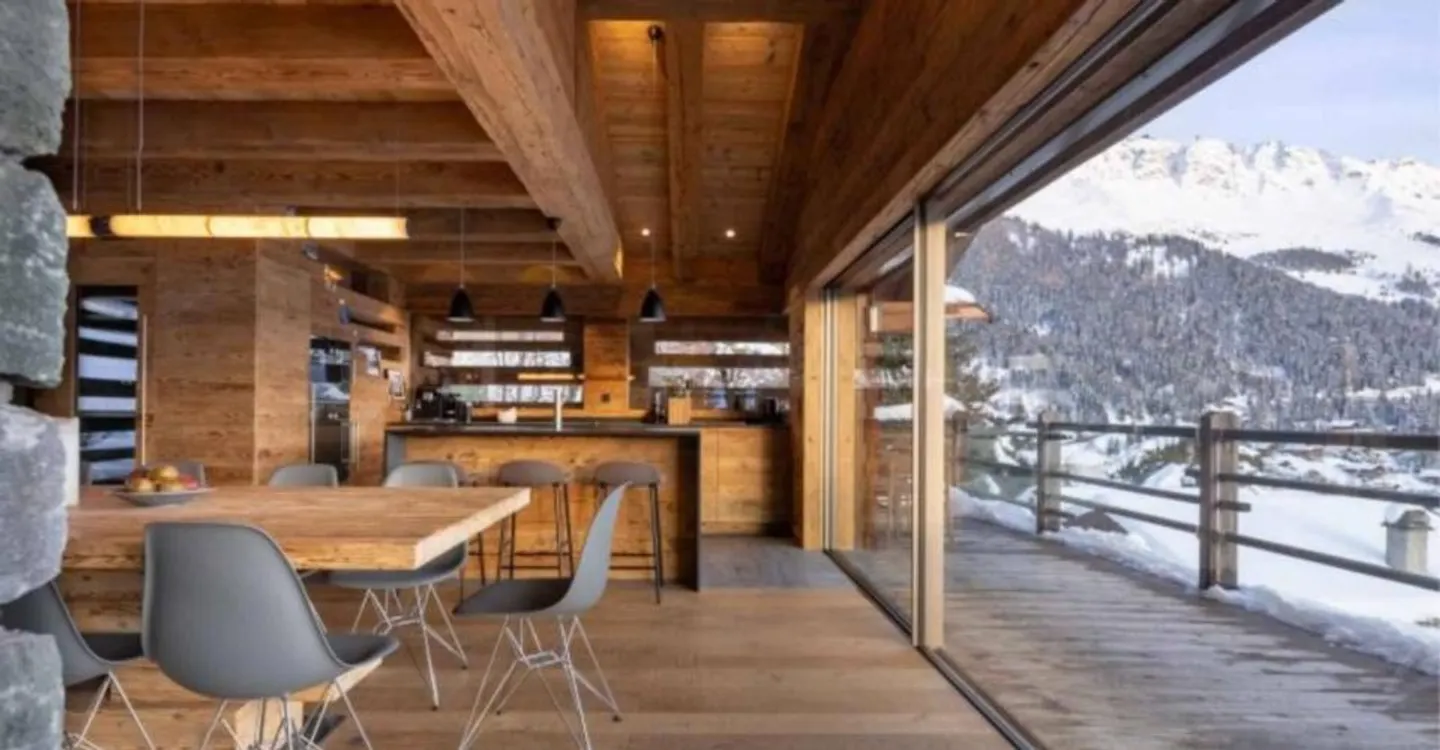 MAGNIFIQUE CHALET ALPIN - Photo 5 of 9
