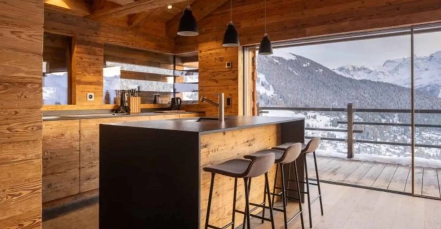 MAGNIFIQUE CHALET ALPIN - Photo 4 of 9