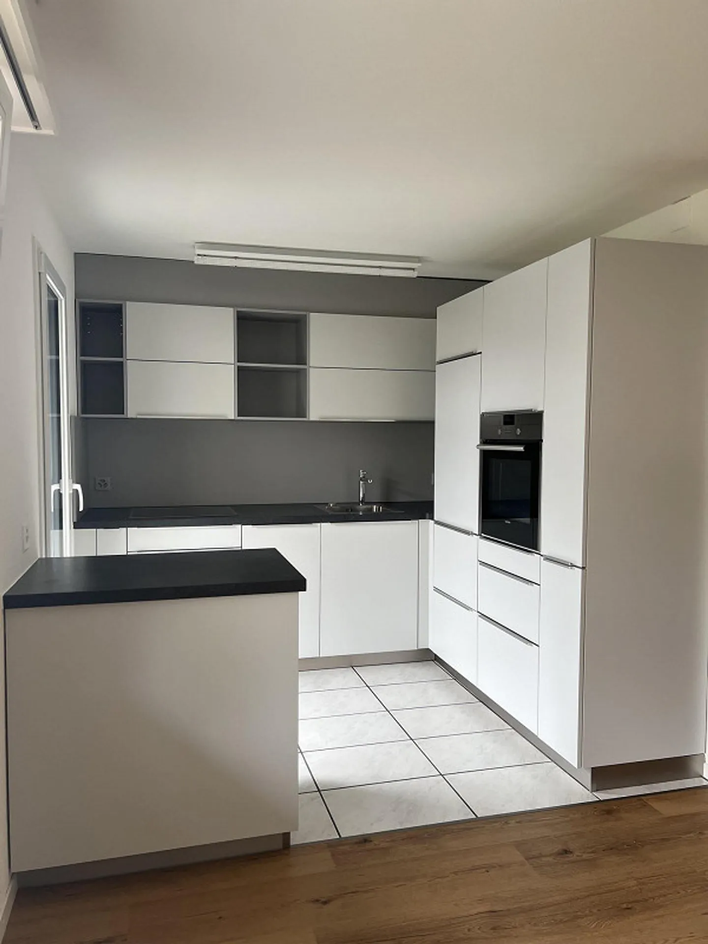 Appartamento 2.5 stanze appena ristrutturato in affitto - Foto 2 di 15