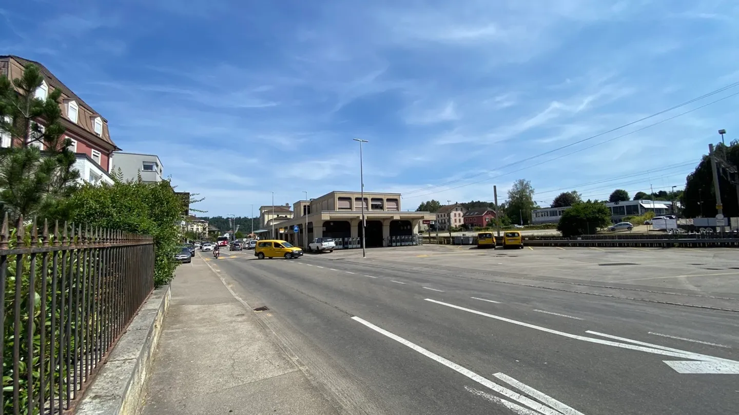Magnifico spazio commerciale al piano terra di 166 m2 con posti auto. - Foto 37 di 38