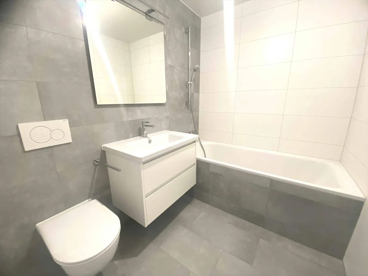 Total renovation, beautiful new apartment located on the 2nd floor - Photo 3 of 7