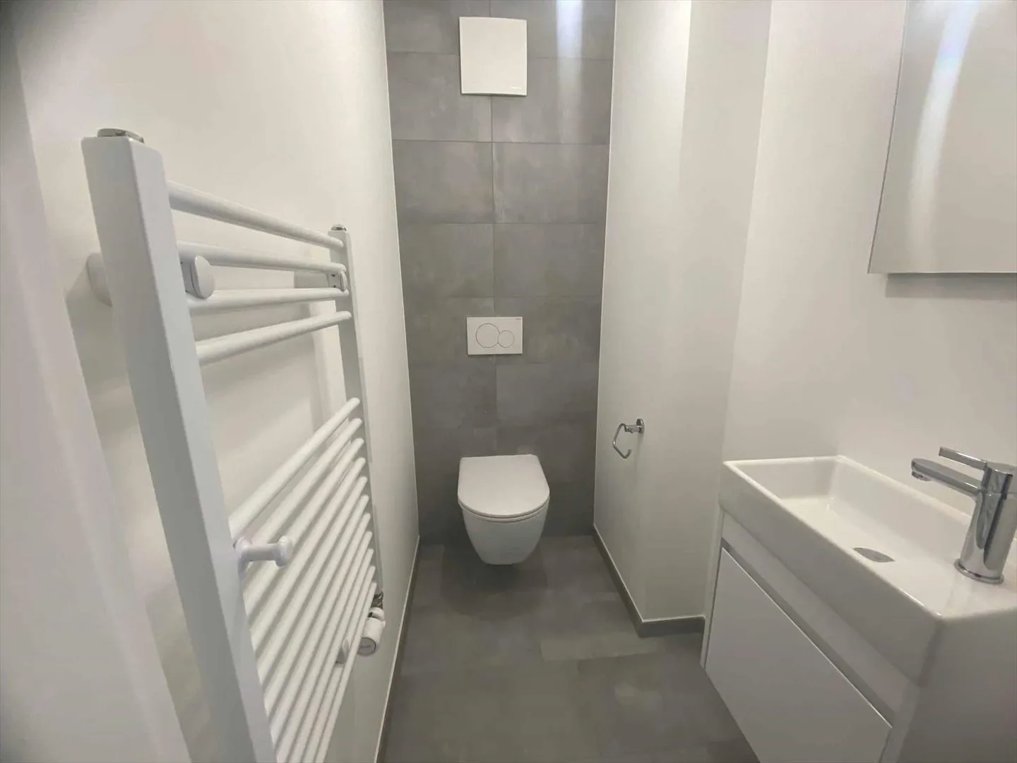 Total renovation, beautiful new apartment located on the 2nd floor - Photo 5 of 7