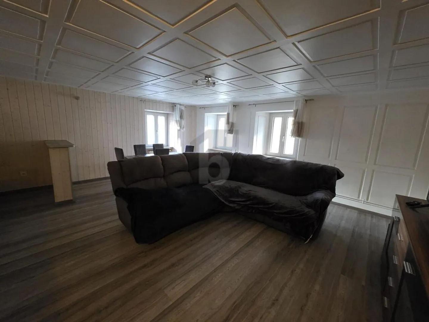 Appartement Charmant avec Terrasse - Photo 3 sur 6