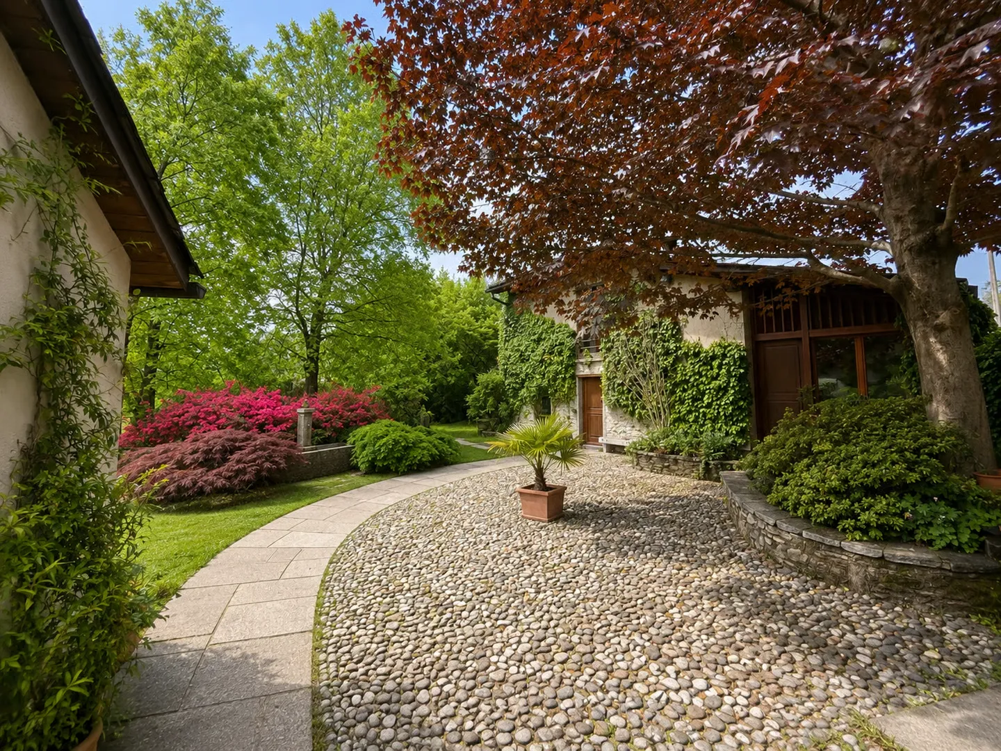 Astano (Lugano) – Prestigious residence immersed in nature, between elegance and spirituality - Photo 4 of 29