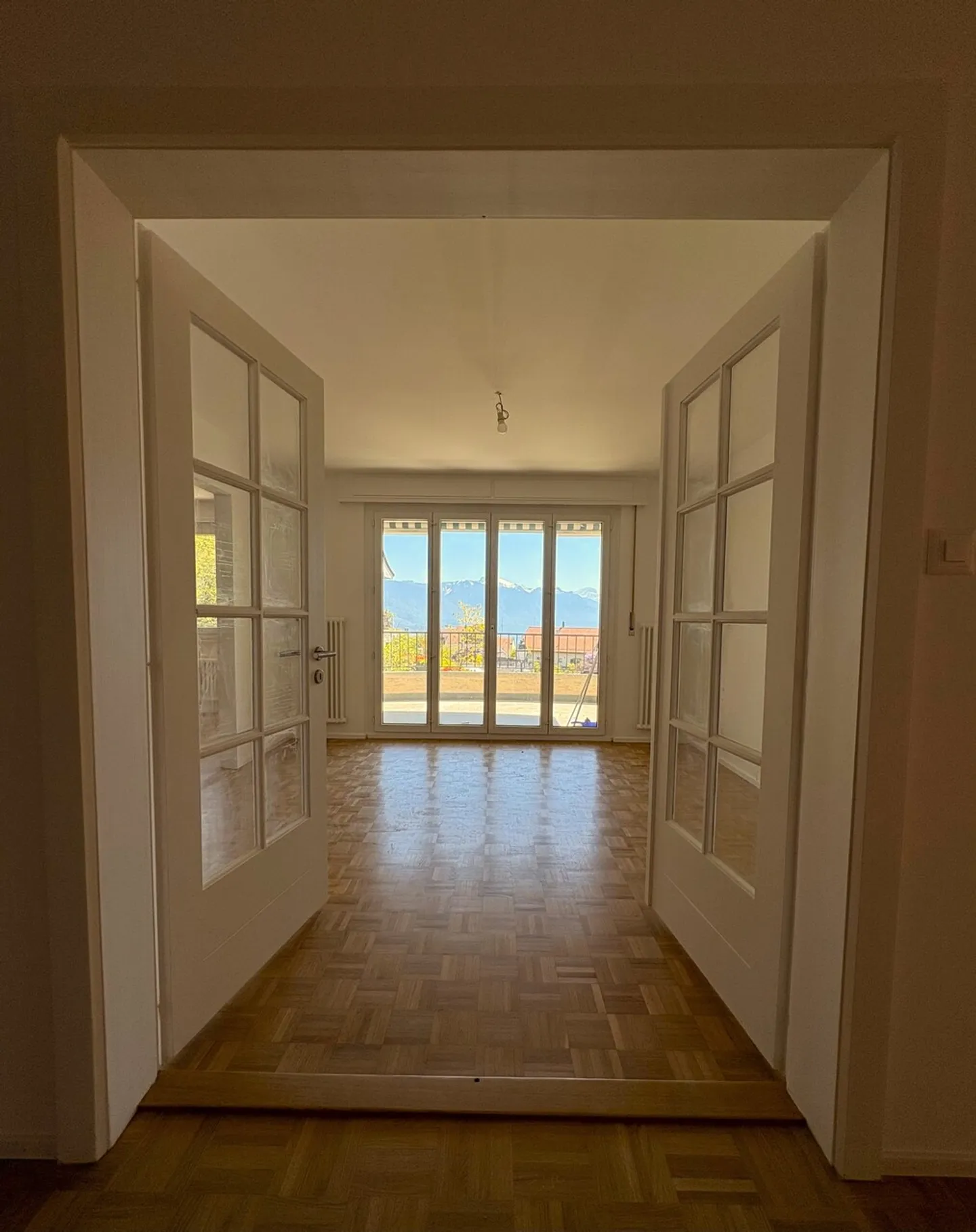 Magnifico appartamento di 5,5 stanze con giardino privato - Foto 2 di 7