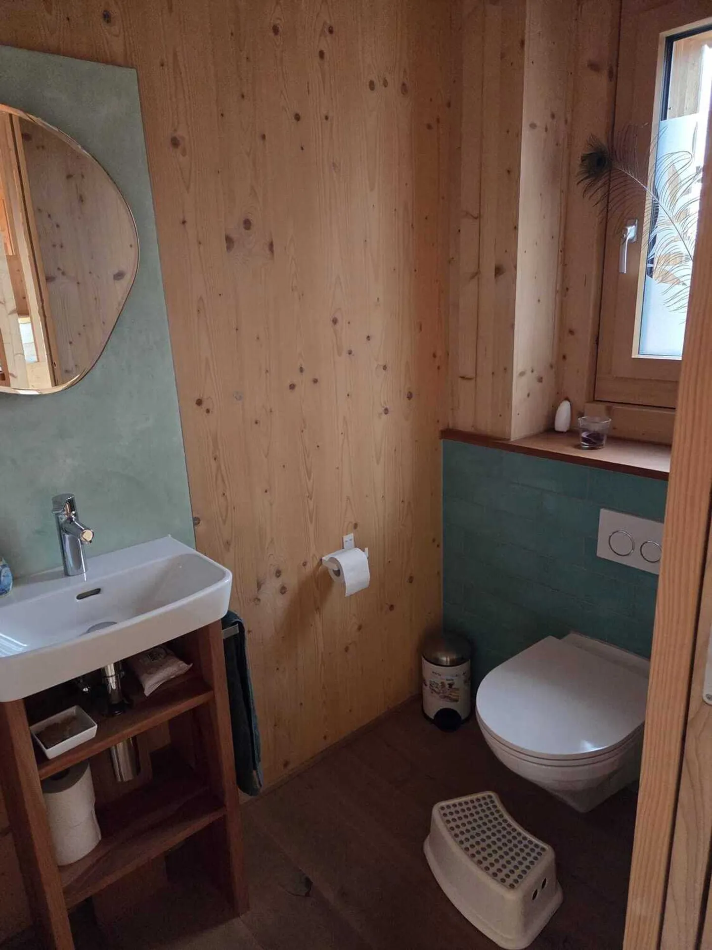 Charmantes Holzhaus mit Garten - Foto 4 von 8