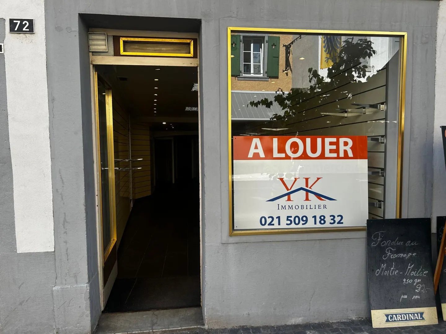 Magnificent commercial space of 75m2 with display in the heart of Villeneuve - Photo 6 of 6