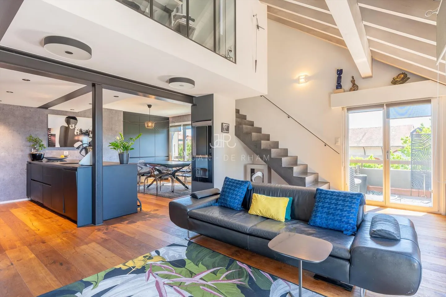 Superb opportunity: Exceptional Large Duplex near Nyon city center - Photo 2 of 13