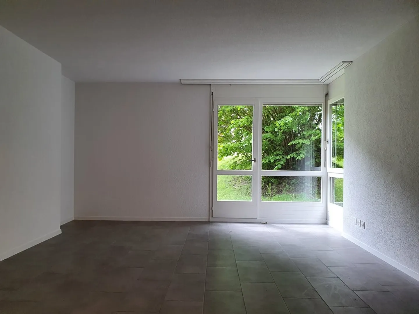 BÖSINGEN (FR) - Appartamento 2.5 locali al piano terra - Foto 3 di 6