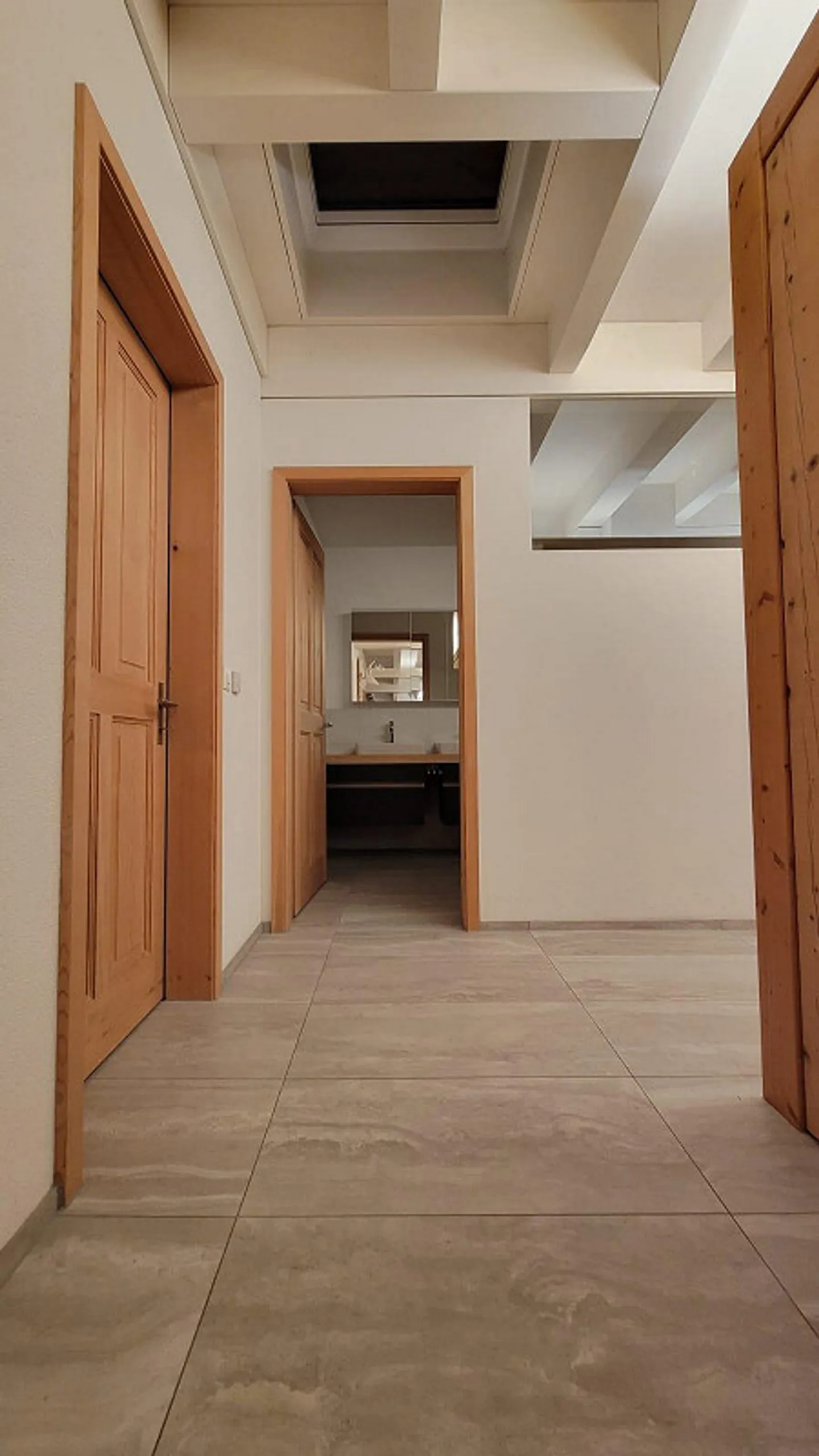 Appartamento di 5,5 stanze su 235 m² spaziosi nella zona commerciale - Foto 3 di 14