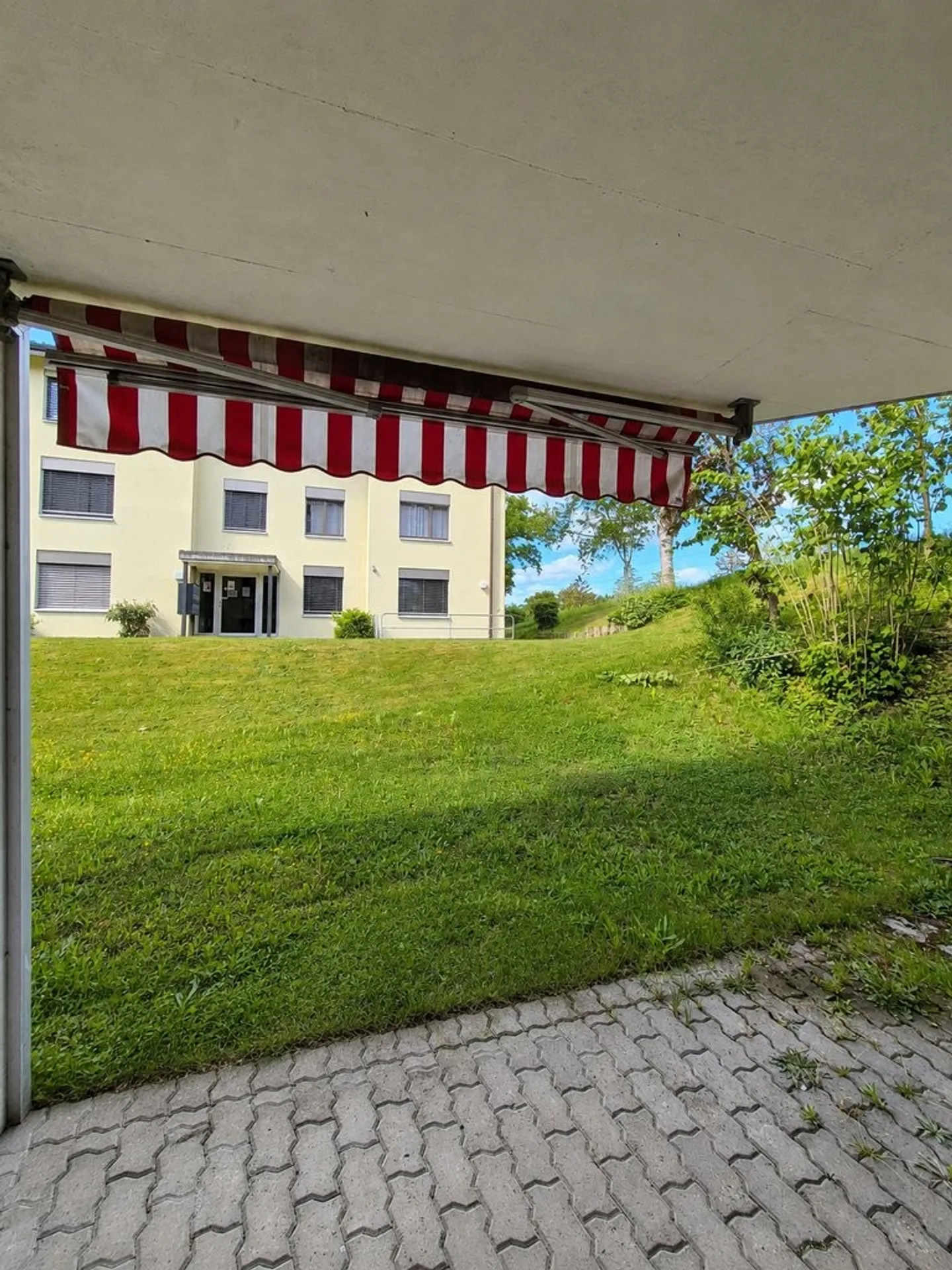 BÖSINGEN (FR) - Appartamento 2.5 locali al piano terra - Foto 1 di 6