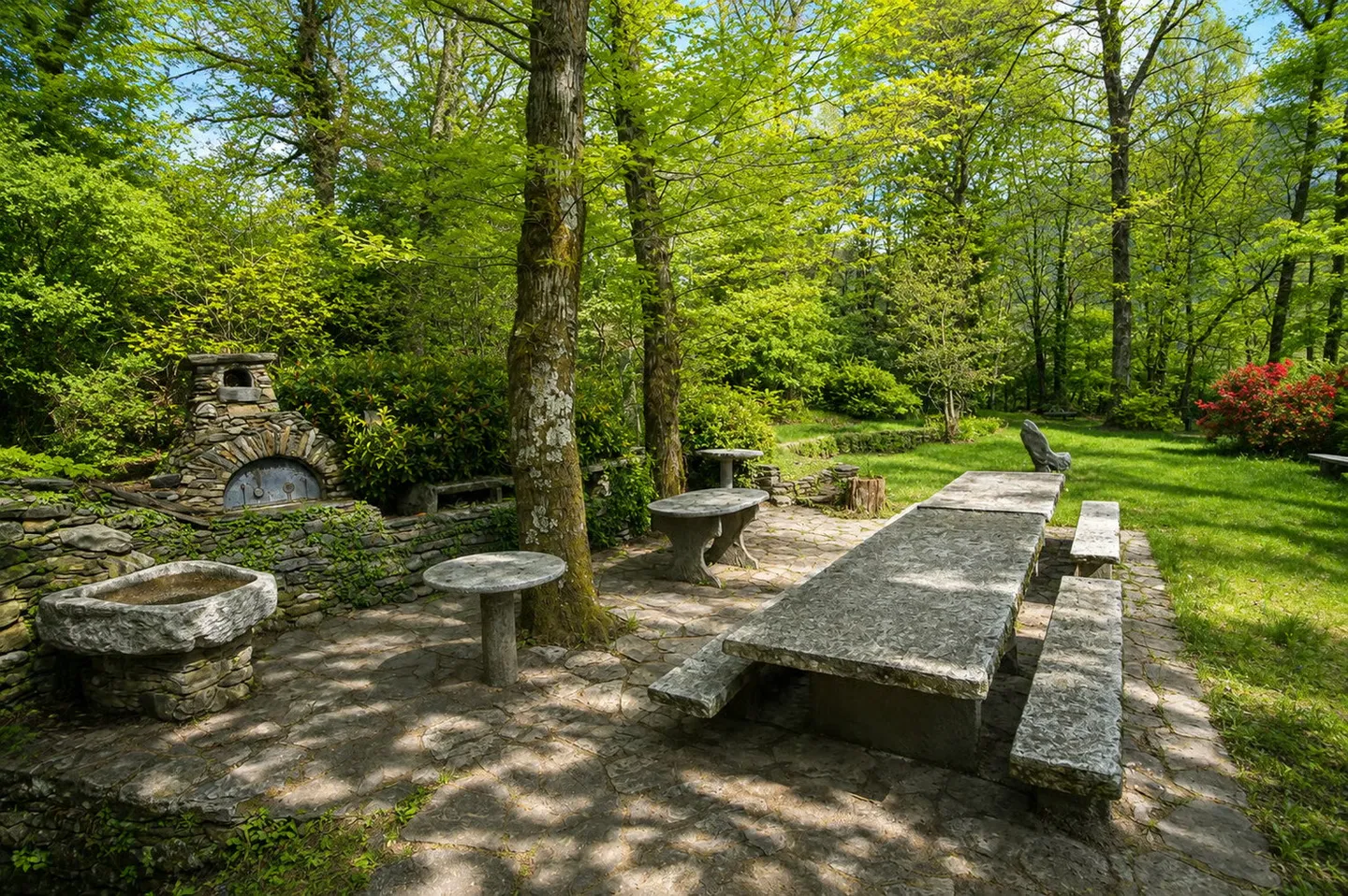 Astano (Lugano) – Prestigious residence immersed in nature, between elegance and spirituality - Photo 21 of 29