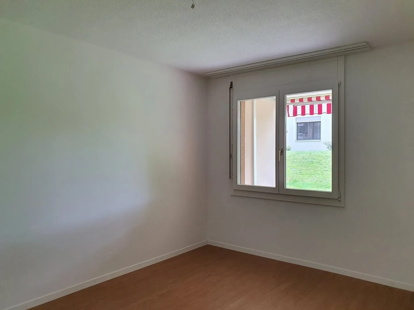 BÖSINGEN (FR) - Appartamento 2.5 locali al piano terra - Foto 5 di 6
