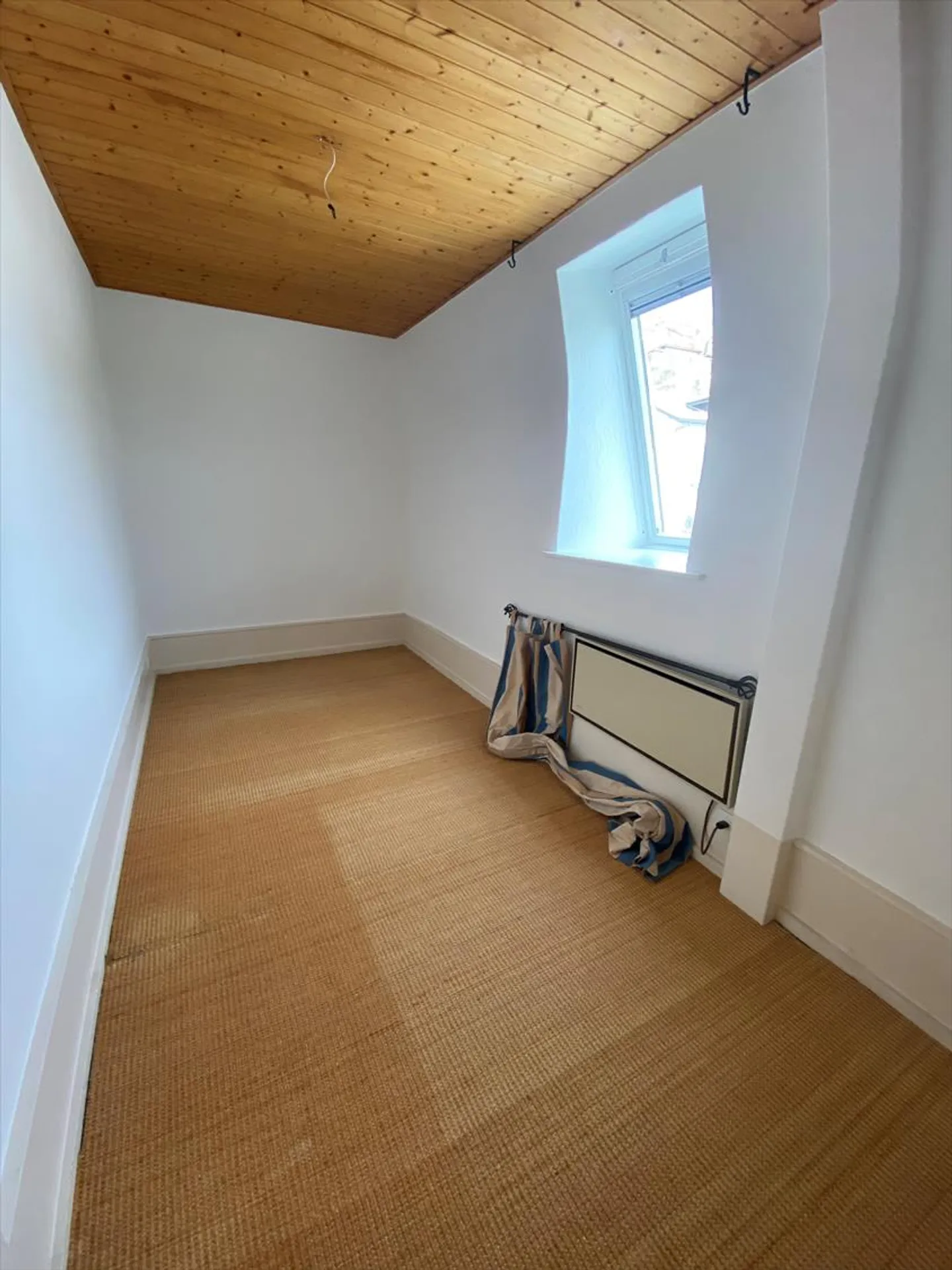 Grand appartement avec espace de vie ouvert au 2ème étage - Photo 6 sur 10