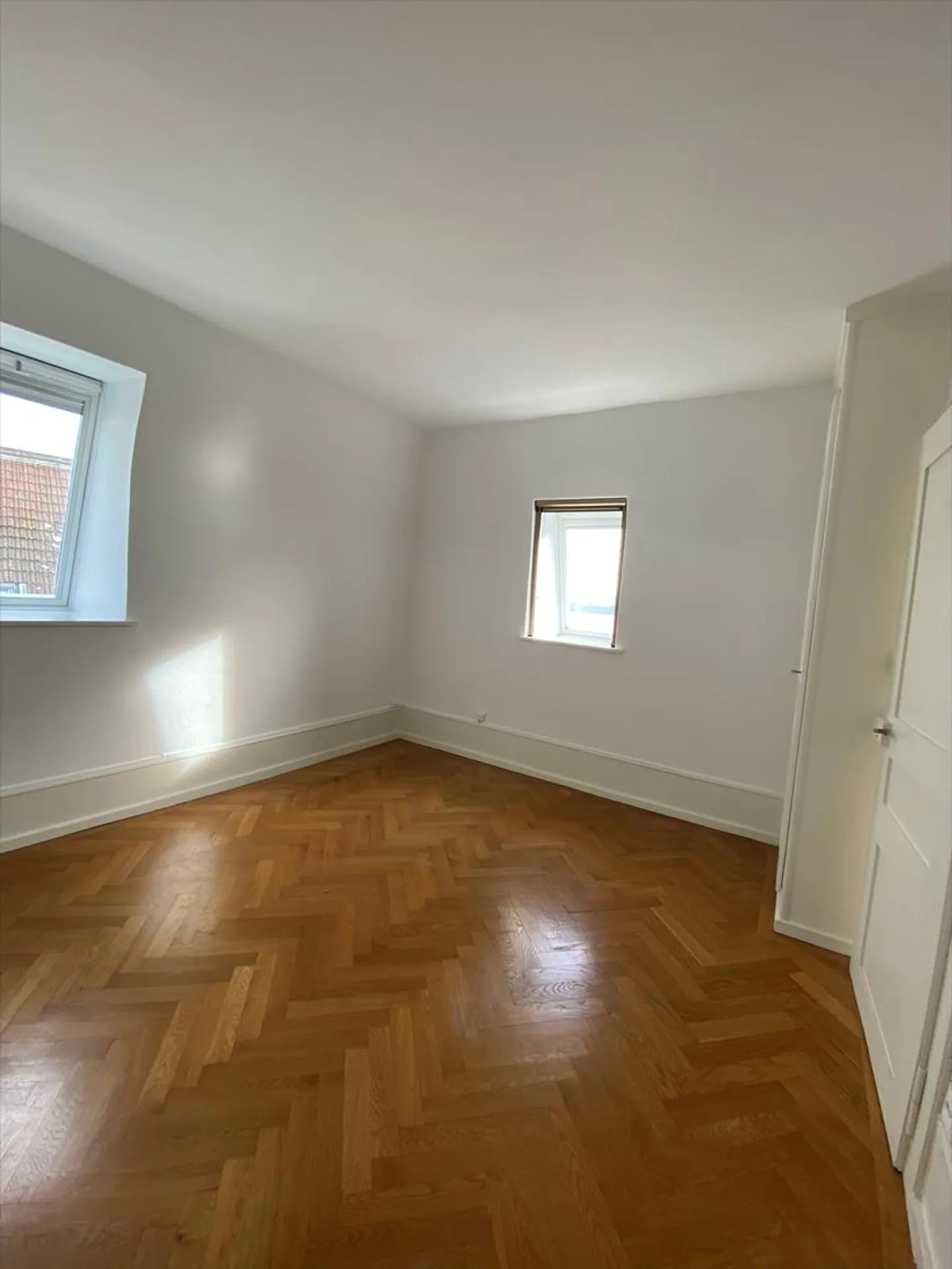 Grand appartement avec espace de vie ouvert au 2ème étage - Photo 5 sur 10