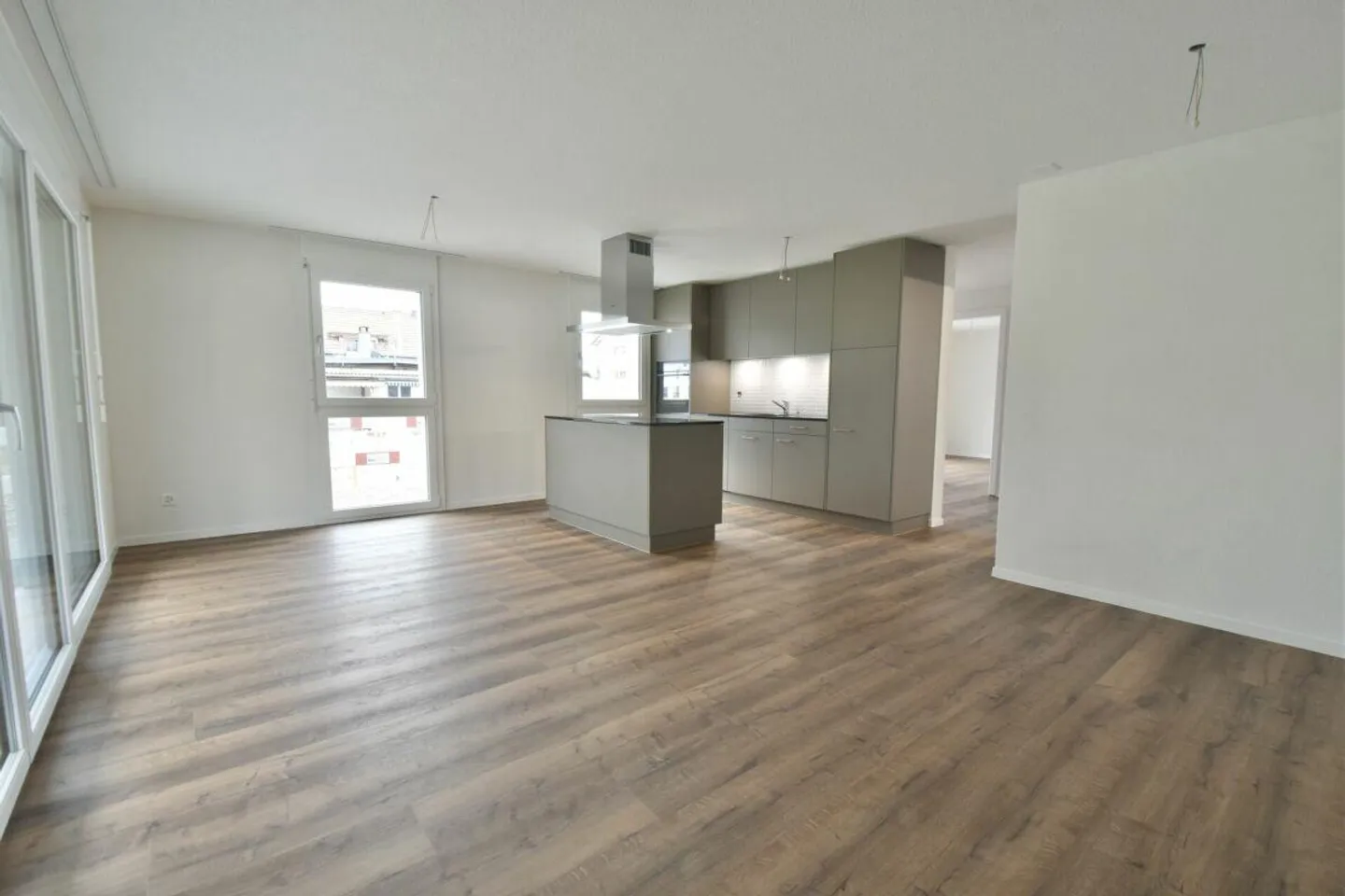 Vierfamilienhaus für Privatinvestoren - Foto 1 von 7
