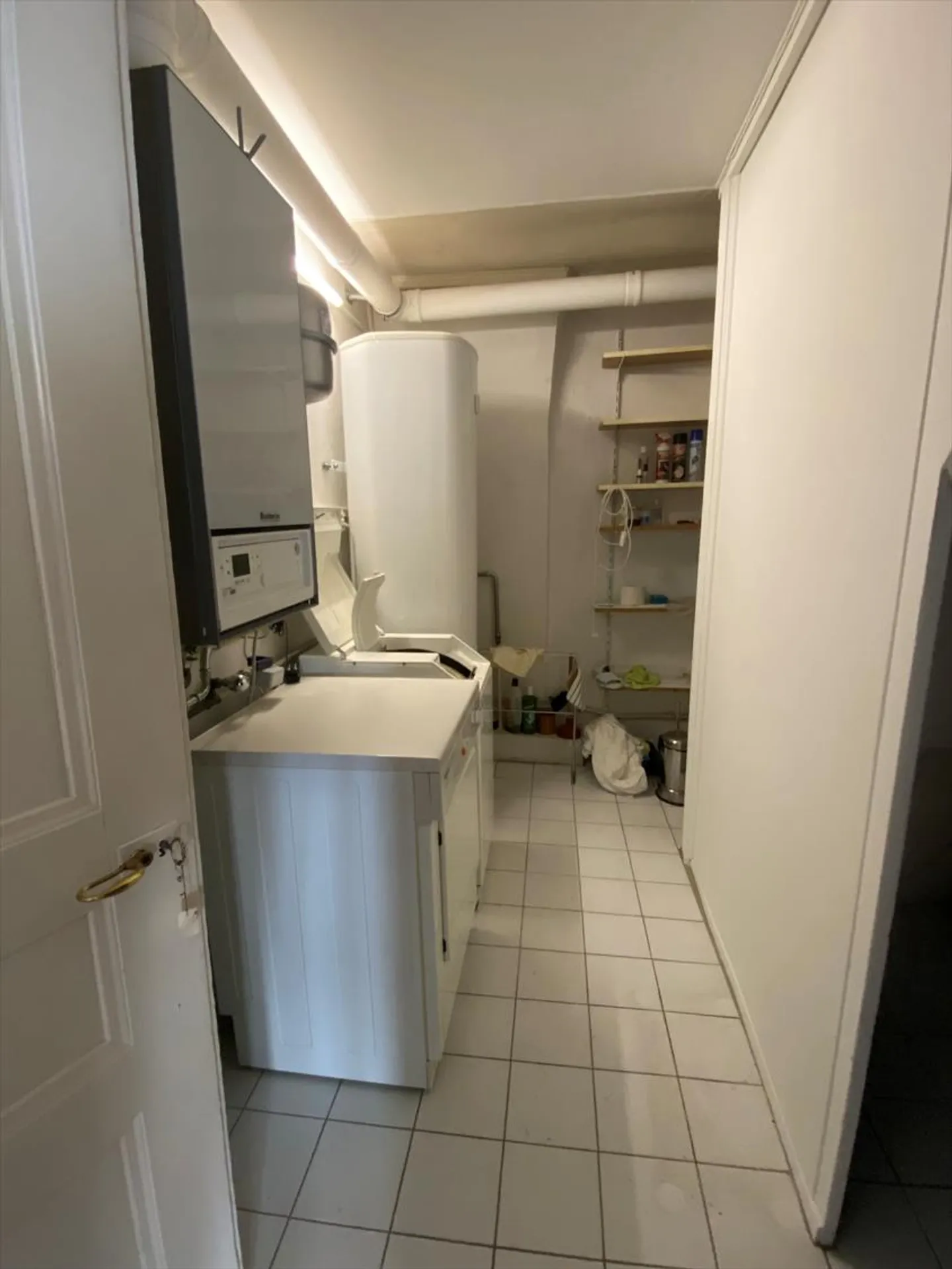 Grand appartement avec espace de vie ouvert au 2ème étage - Photo 10 sur 10