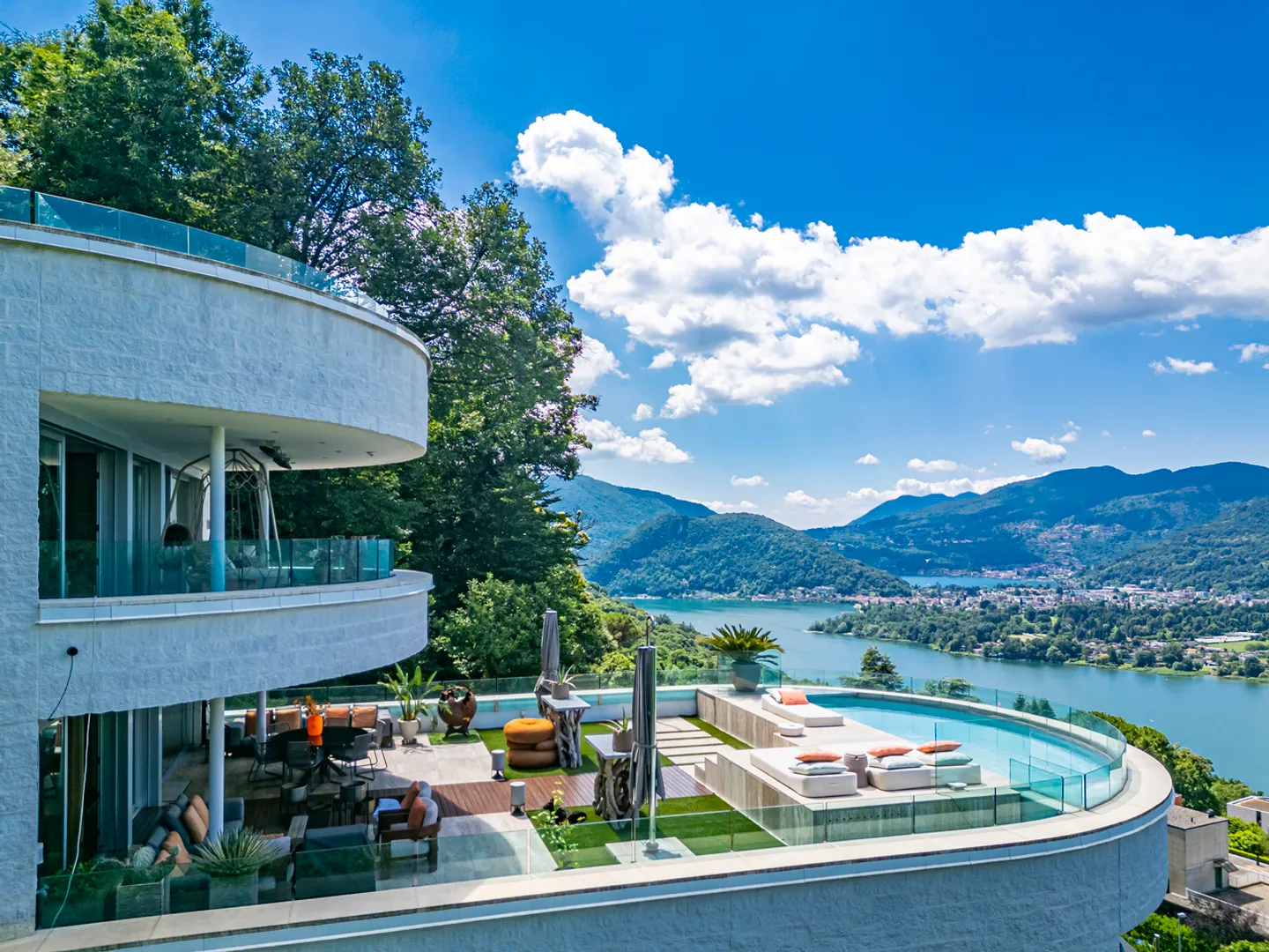 Luxury Maisonette - Photo 1 of 28