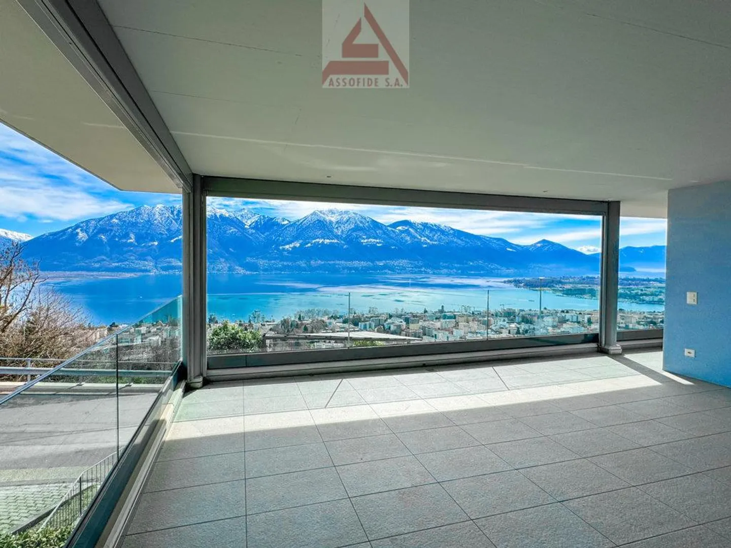 App. di 4.5 locali con vista lago - Foto 4 di 7