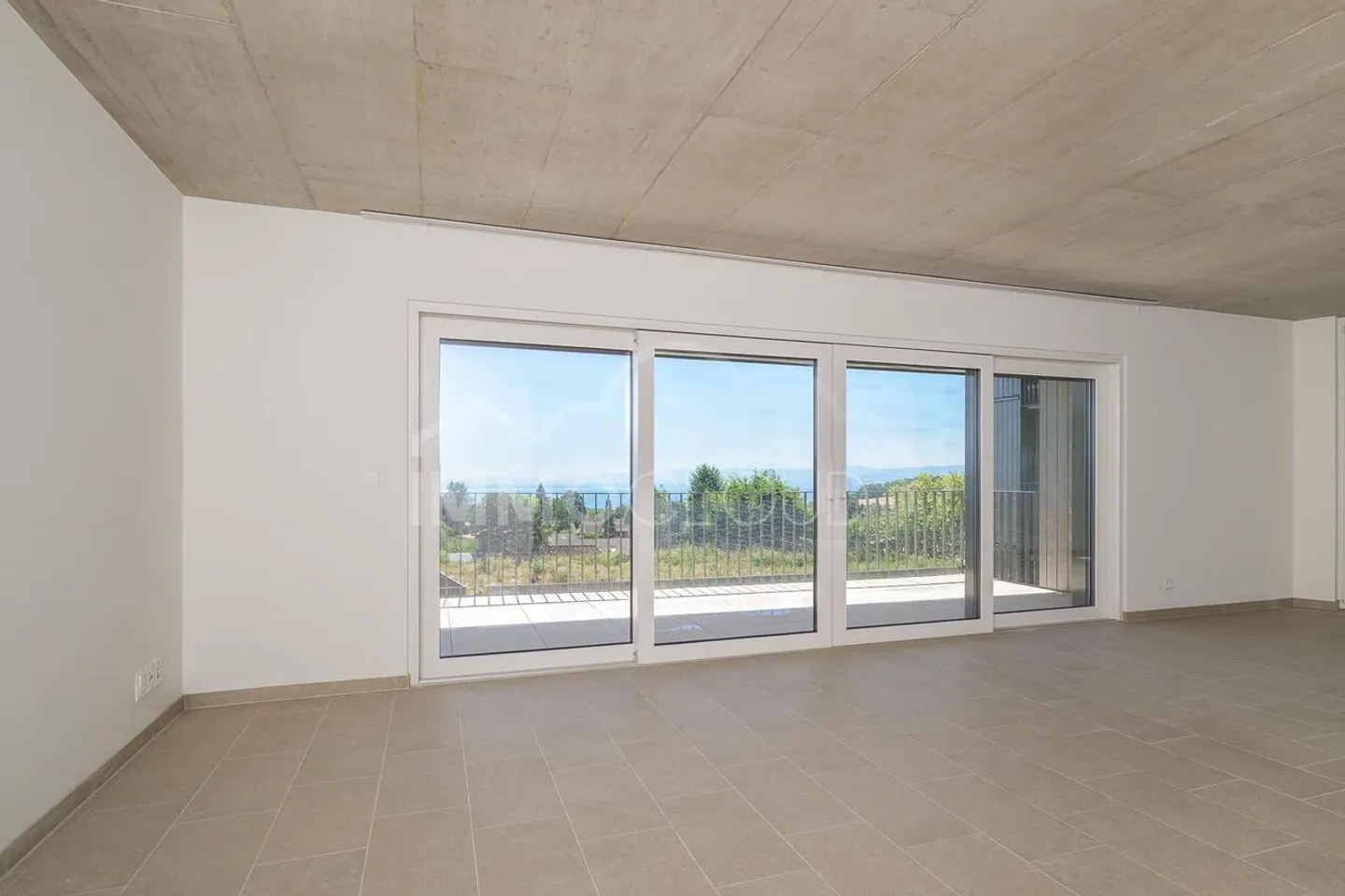 South facing with a view of Lake Geneva - Photo 6 of 16