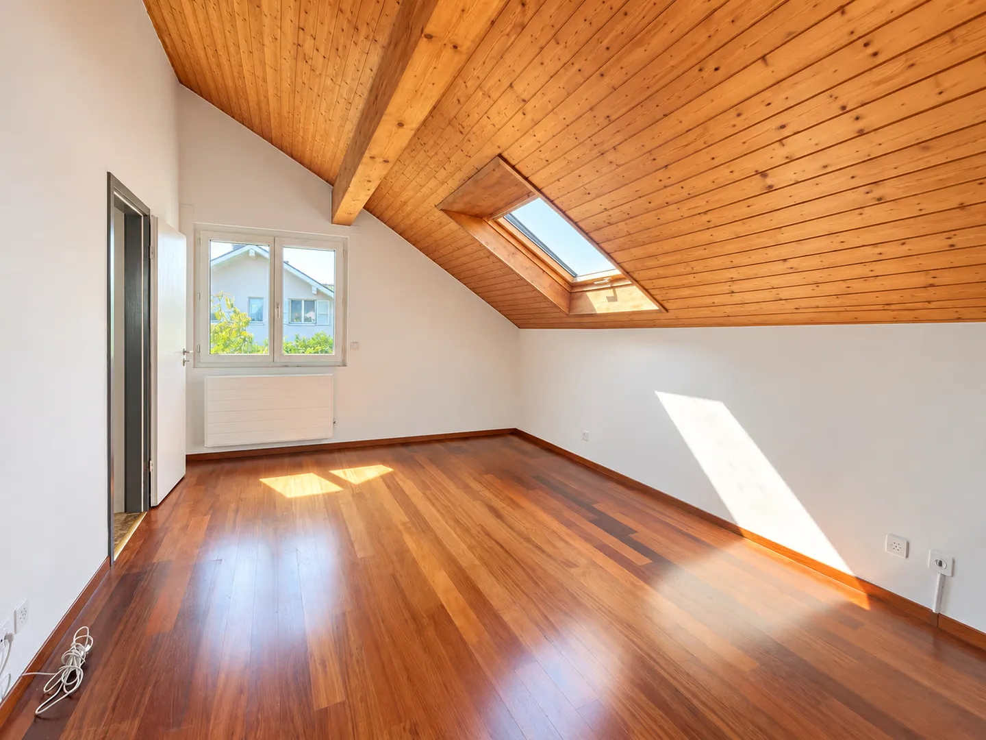 Maison familiale de 6 chambres offrant de beaux volumes - Photo 10 sur 16