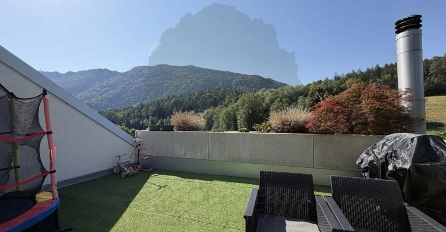 Magnifico appartamento ristrutturato di 5,5 locali con terrazza e vista - Foto 2 di 12