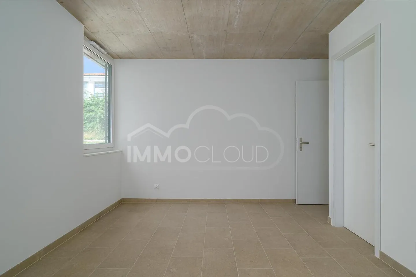 South facing with a view of Lake Geneva - Photo 8 of 16