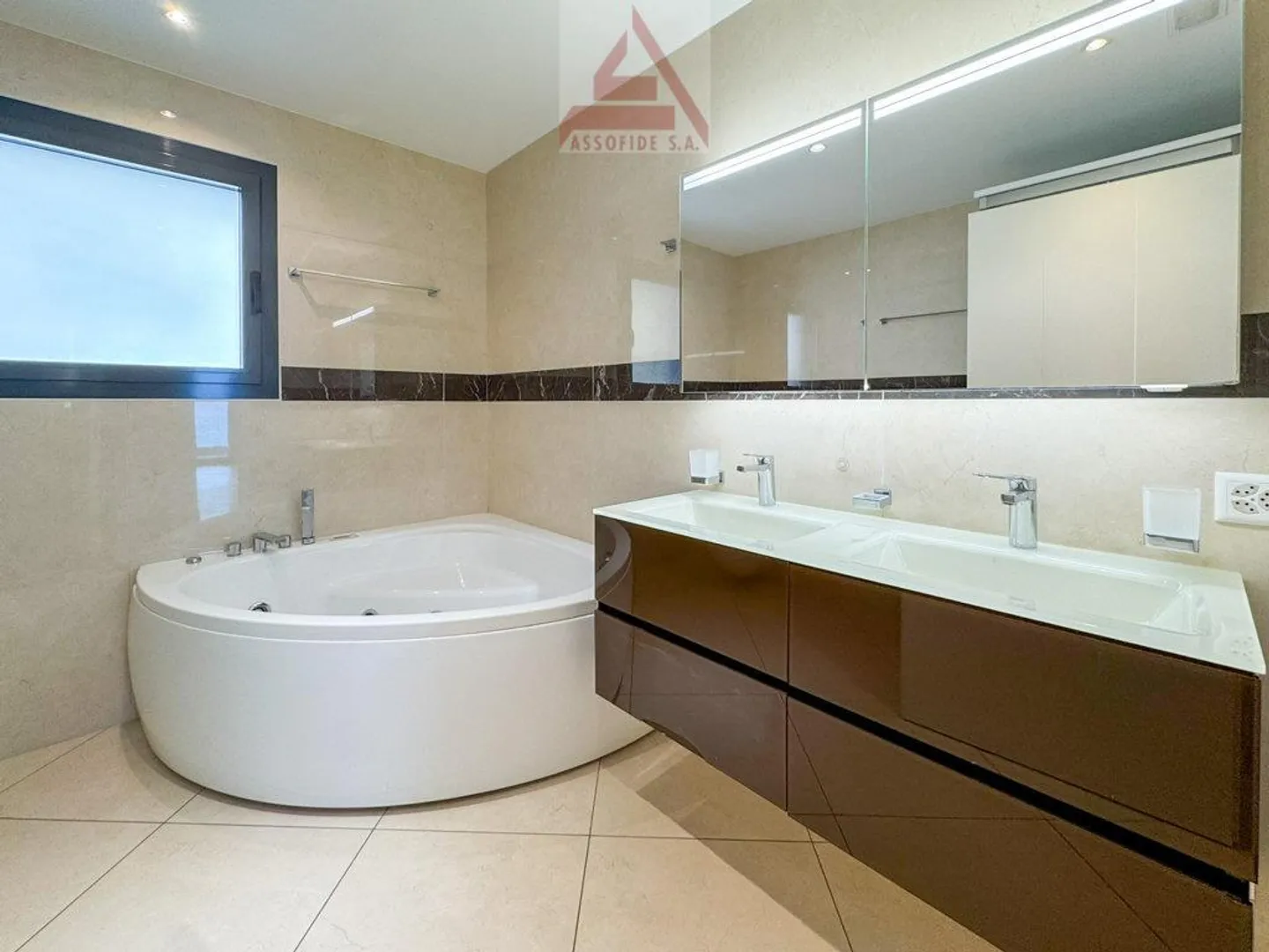 App. di 4.5 locali con vista lago - Foto 6 di 7