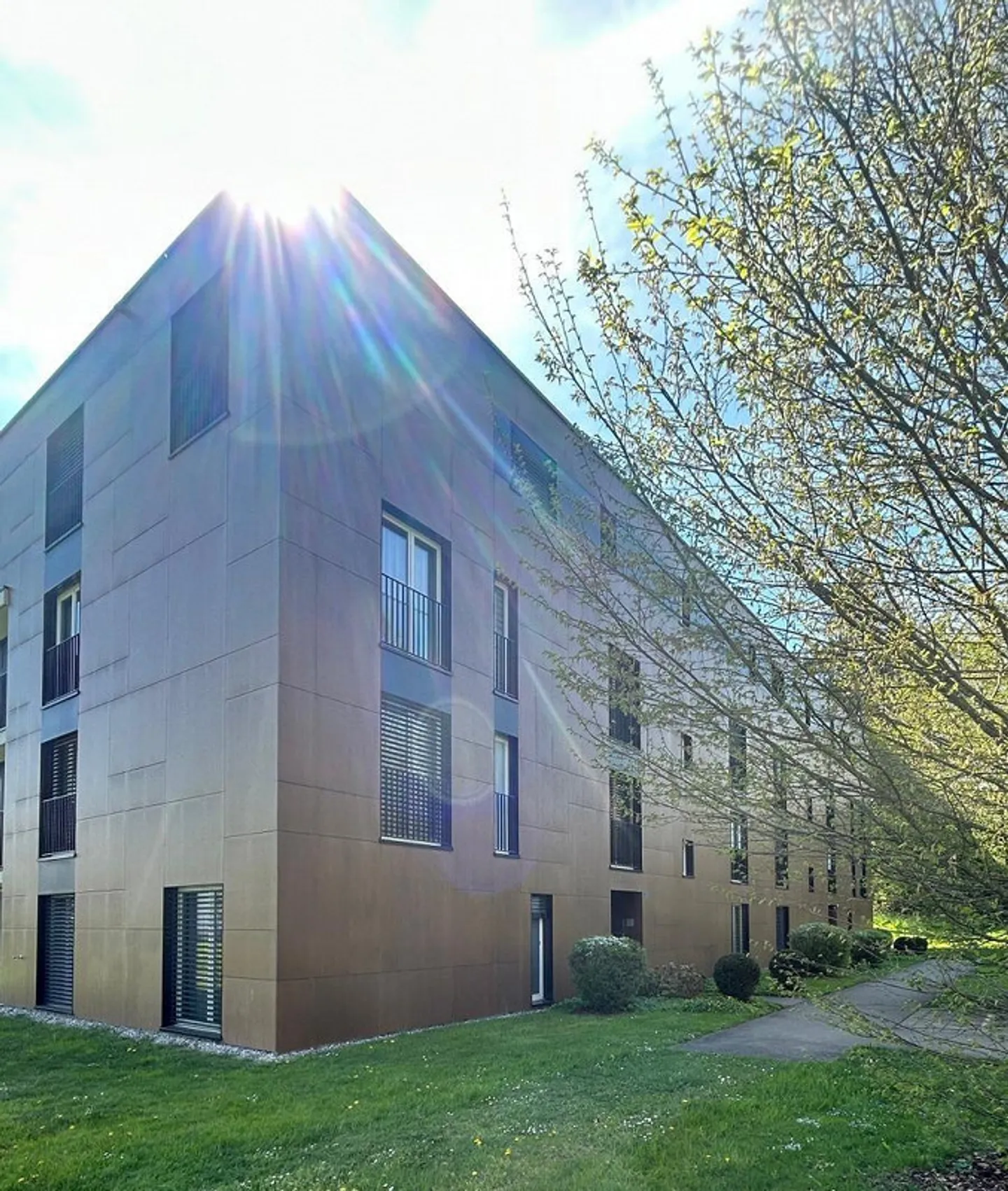 3,5 pièces dans un emplacement privilégié – calme, lumineux et avec vue sur la verdure - Photo 1 sur 11
