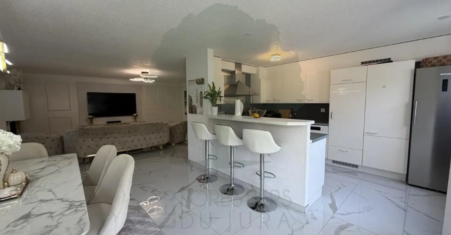 Magnifico appartamento ristrutturato di 5,5 locali con terrazza e vista - Foto 9 di 12