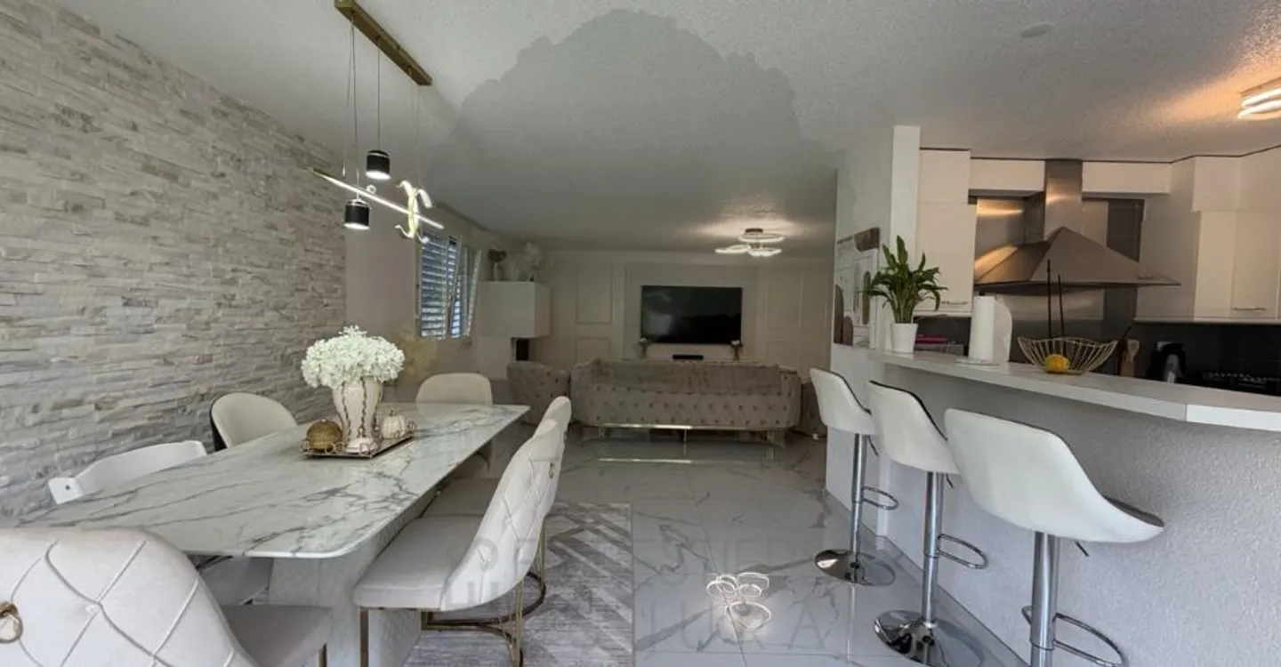 Magnifico appartamento ristrutturato di 5,5 locali con terrazza e vista - Foto 11 di 12