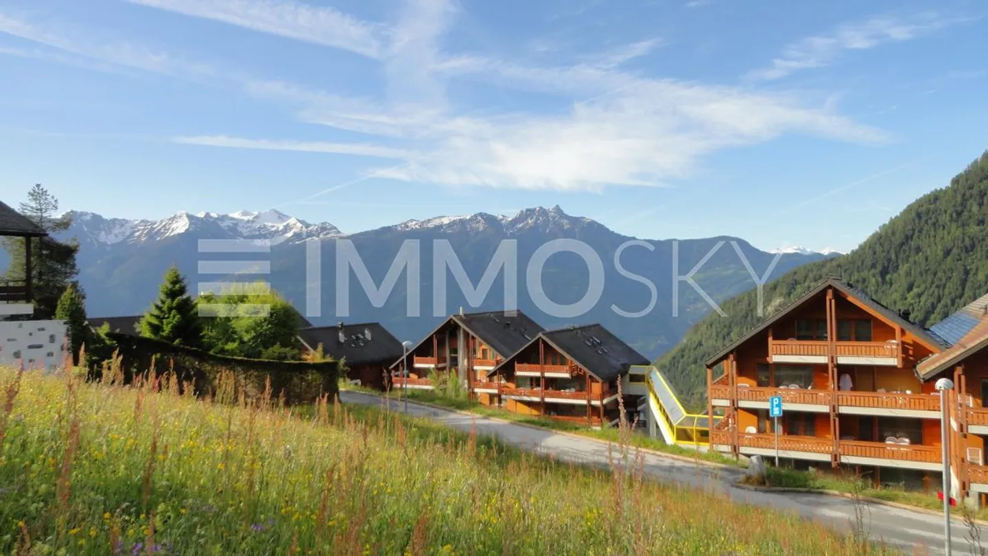 Exclusivity: Panoramic View - Photo 5 of 6