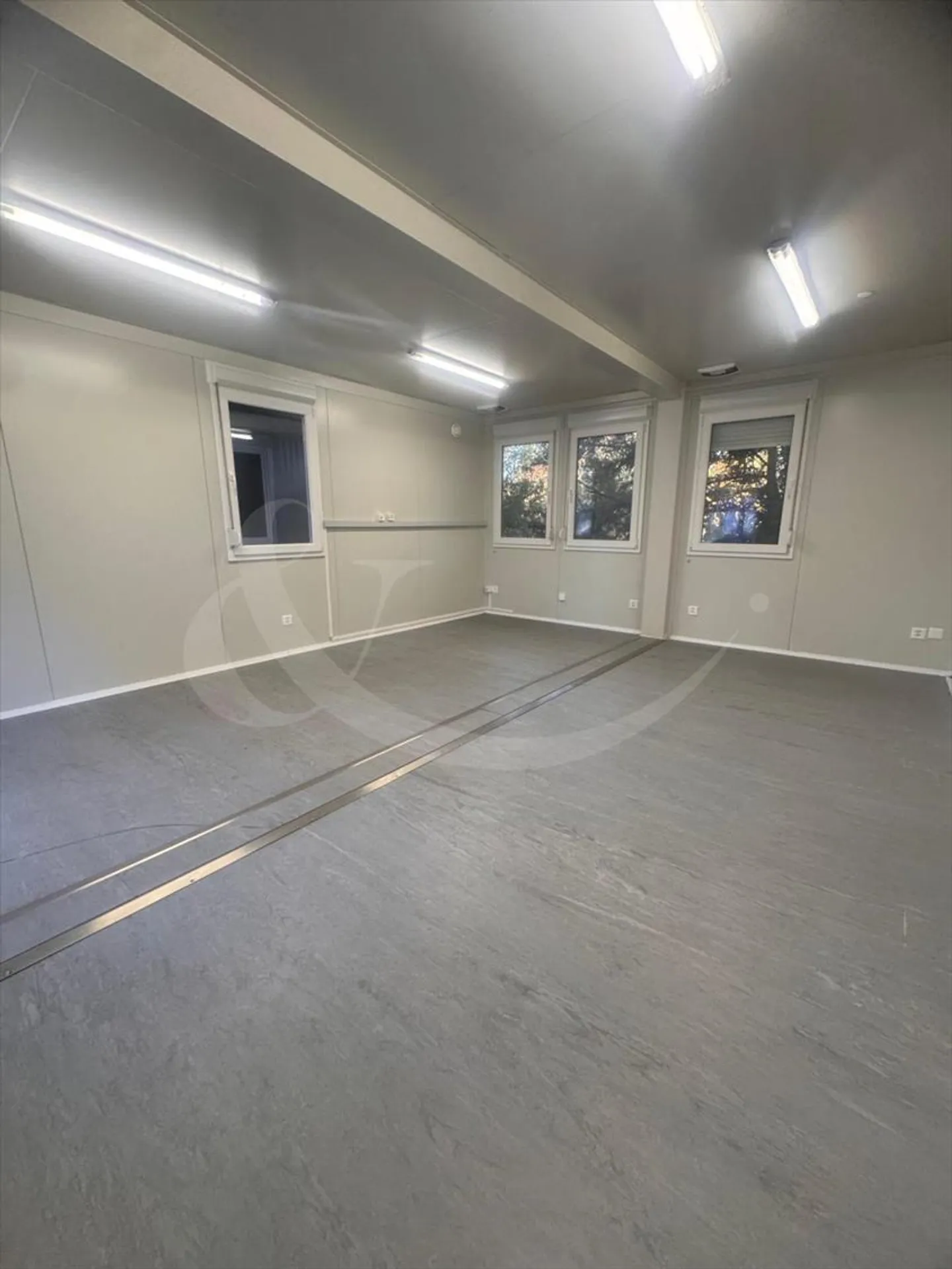 5 Av. de Pailly, Bureaux préfabriqués à louer ? 30 m², lumineux et bien situés - Photo 1 sur 7