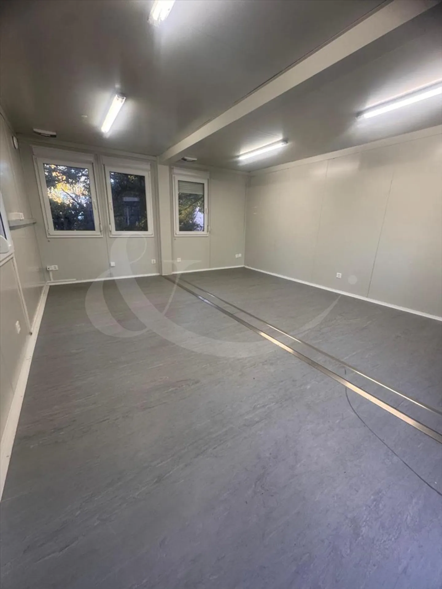 5 Av. de Pailly, Bureaux préfabriqués à louer ? 30 m², lumineux et bien situés - Photo 2 sur 7