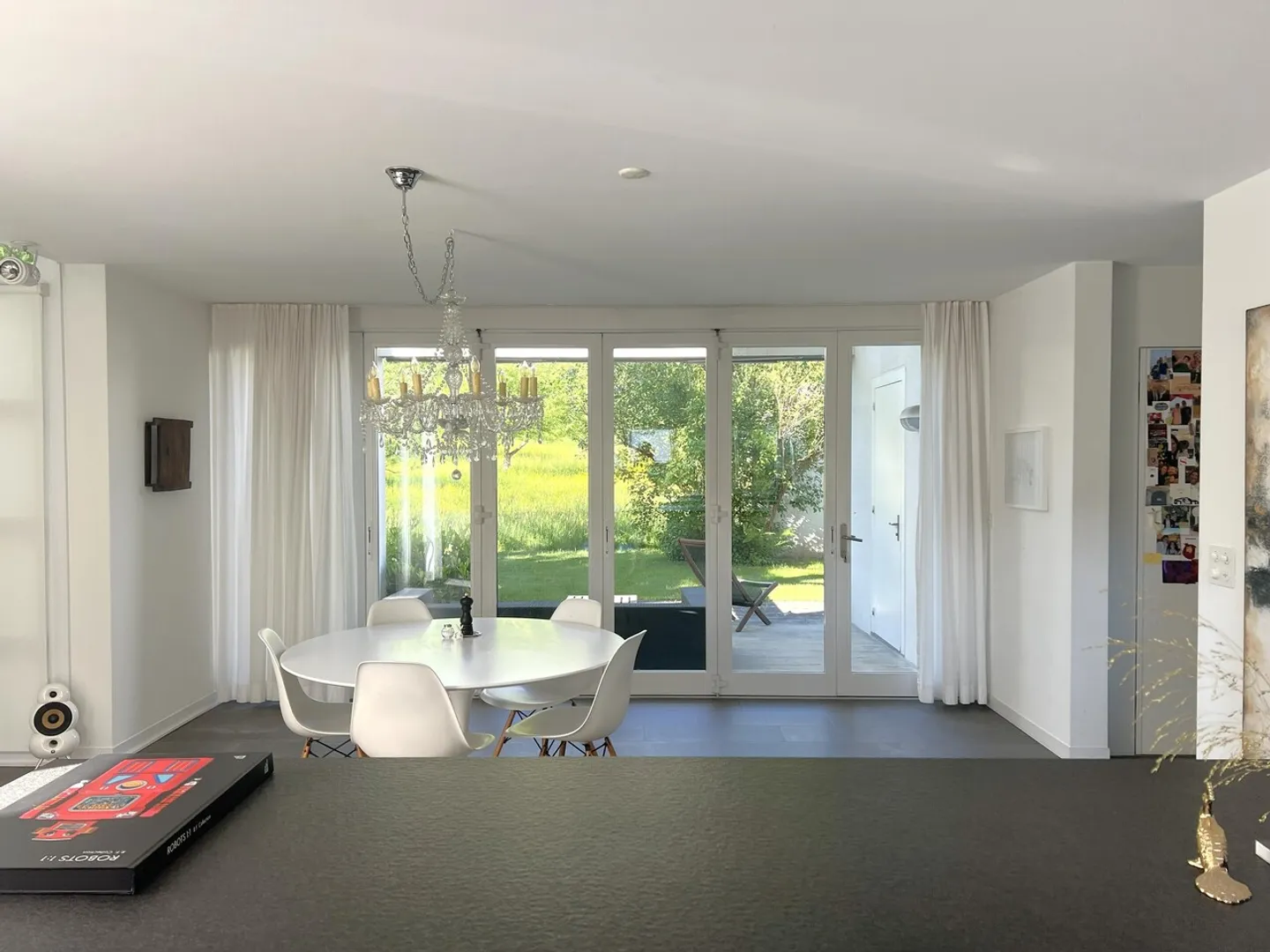 Idylle et générosité – Maison individuelle de 7 pièces avec jardin et terrasse sur le toit - Photo 1 sur 17