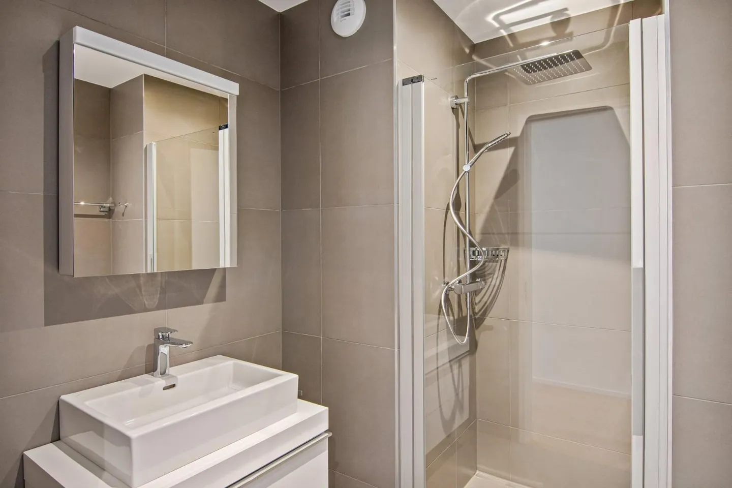 Magnifico appartamento di 2,5 locali al lago - Foto 6 di 8