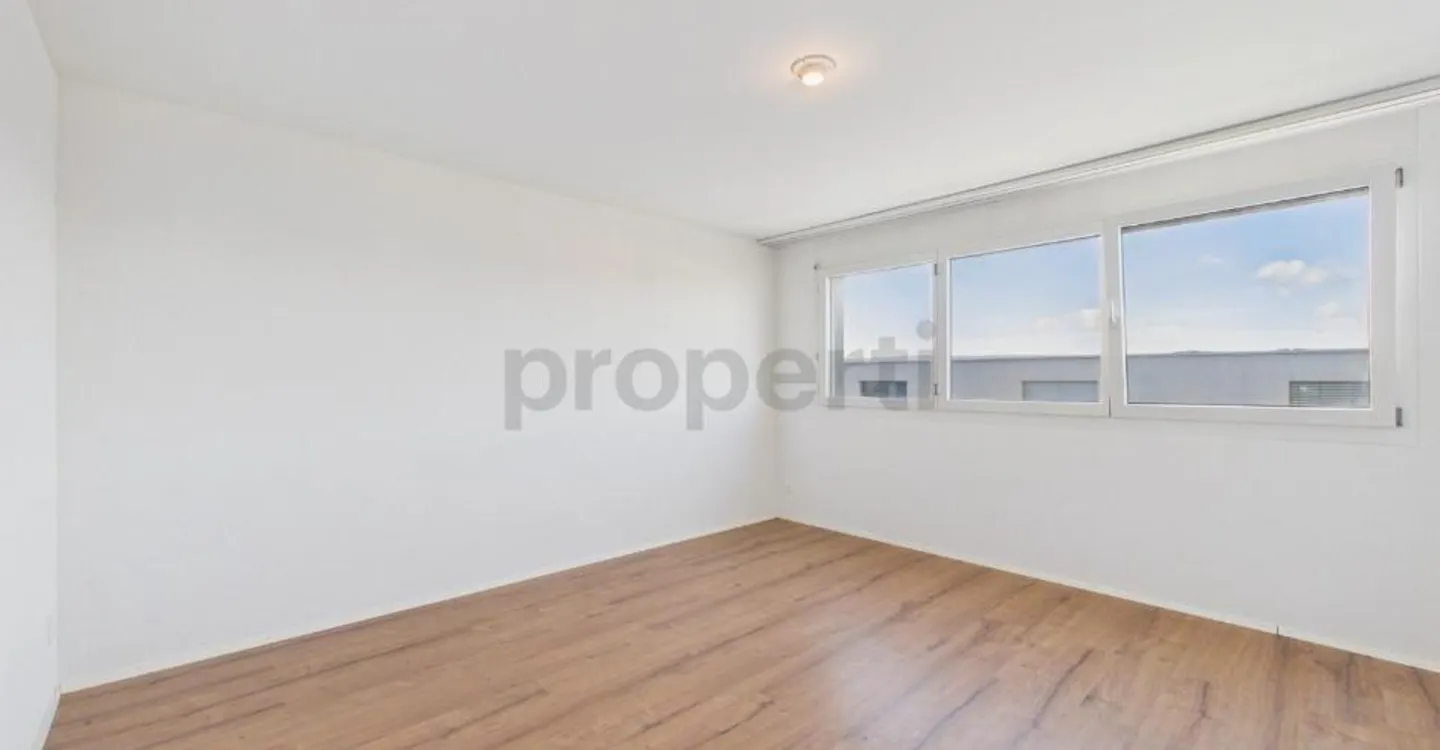 Panoramic terrace with far-reaching views, modern amenities & spacious... - Photo 12 of 13