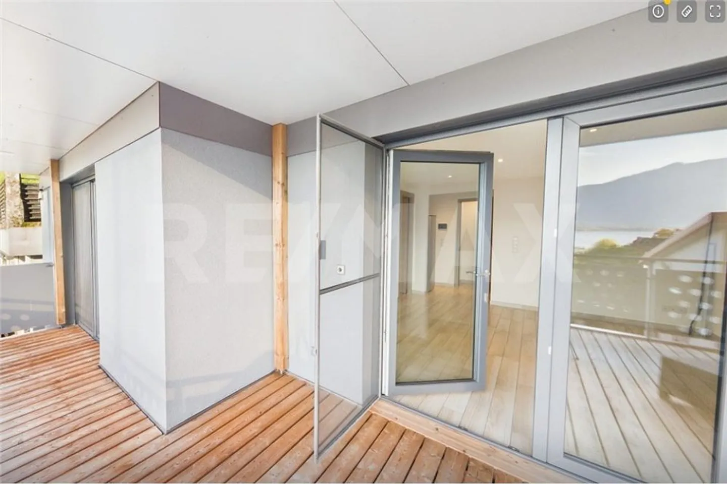 Appartamento 3 locali con vista lago e piscina - Foto 4 di 13