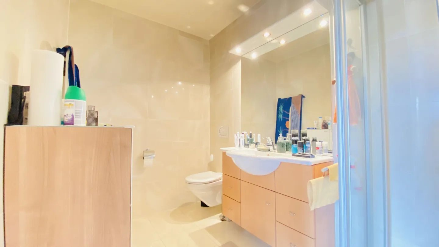 Spacieux appartement - Photo 7 sur 11