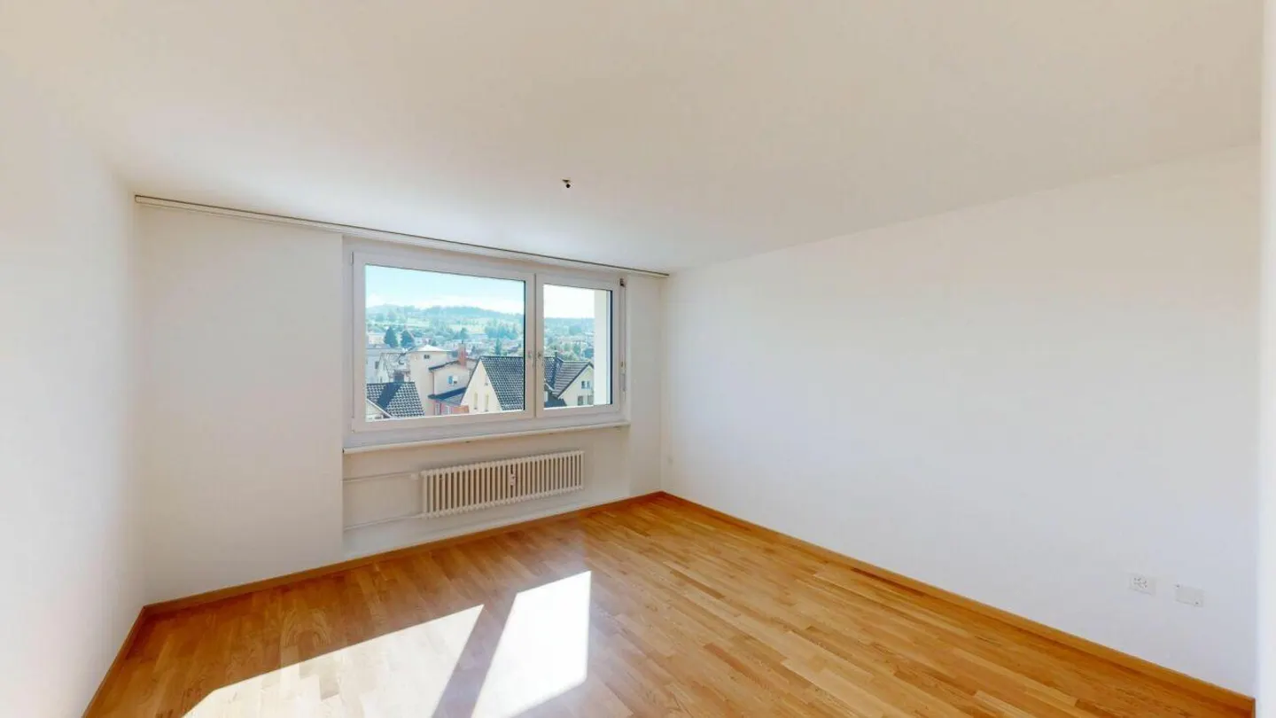 Charming 3.5 Room Apartment - Photo 7 of 11