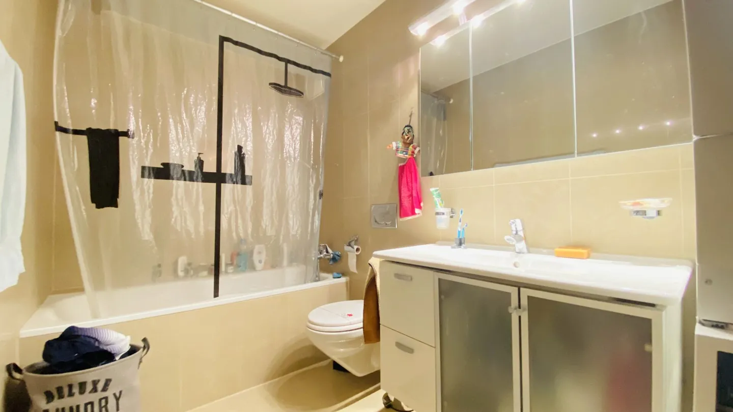 Spacieux appartement - Photo 9 sur 11